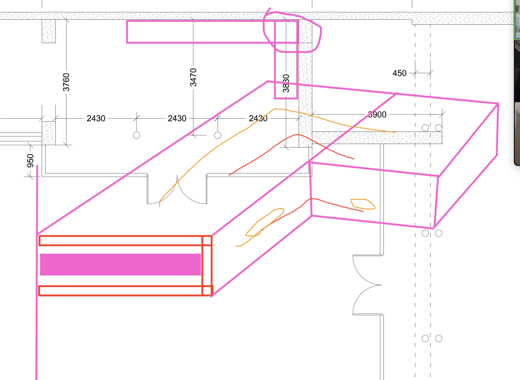 airplane (confidence: 61%)